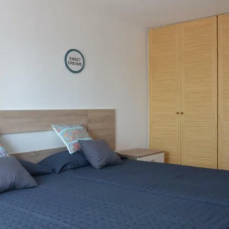 Apt. Ulises Bajo Apartment *